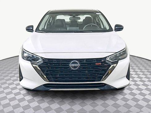 Used 2024 Nissan Sentra SR w/ SR Premium Package image 2