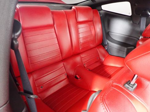 Used 2006 Ford Mustang GT Premium RWD image 30