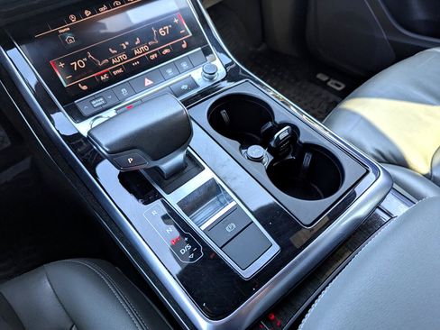 Used 2019 Audi Q8 Premium image 26