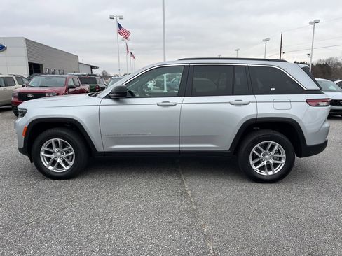 Used 2025 Jeep Grand Cherokee Laredo X image 8