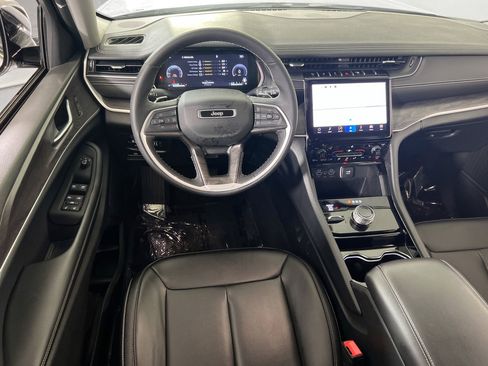Used 2023 Jeep Grand Cherokee Limited AWD/4WD image 22