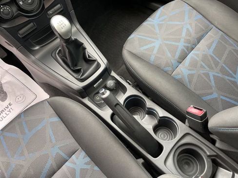 Used 2013 Ford Fiesta SE image 9