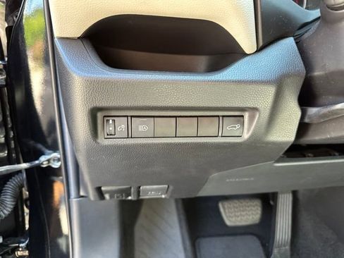 Used 2021 Toyota RAV4 XLE Premium FWD image 21