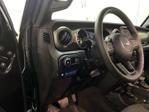 Used 2023 Jeep Wrangler Unlimited w/ Sun & Screen Package AWD/4WD image 16