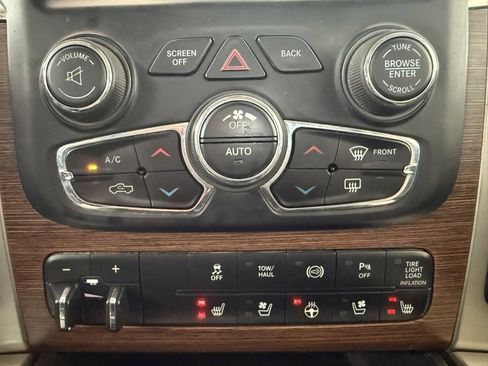 Used 2013 RAM 2500 Laramie w/ Protection Group image 33