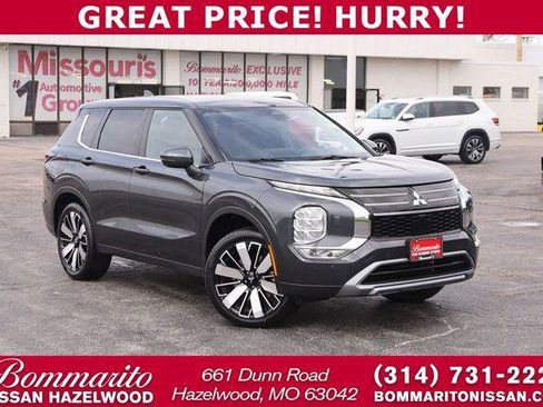 Used 2025 Mitsubishi Outlander SE AWD/4WD image 1
