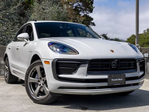 Certified 2025 Porsche Macan AWD/4WD image 9