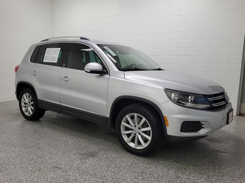 Used 2017 Volkswagen Tiguan Wolfsburg Edition FWD image 3