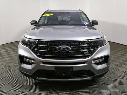 Used 2023 Ford Explorer XLT w/ Equipment Group 202A image 4