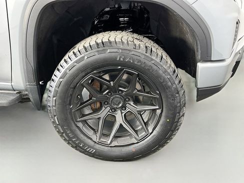Used 2023 GMC Sierra 1500 AT4 w/ AT4 Premium Package AWD/4WD image 31
