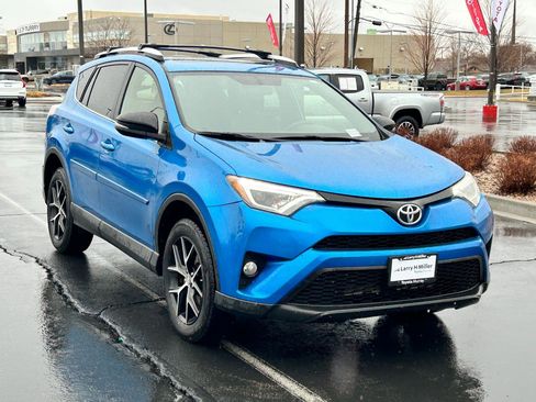 Used 2016 Toyota RAV4 SE image 7