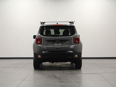 Used 2021 Jeep Renegade Latitude w/ Luxury Group I image 5
