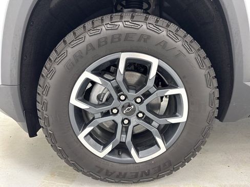 New 2026 Chevrolet Equinox ACTIV w/ Safety and Technology Package image 38