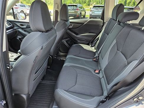 Used 2021 Subaru Forester Premium image 9