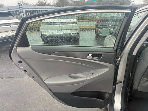 Used 2012 Hyundai Sonata Base image 42