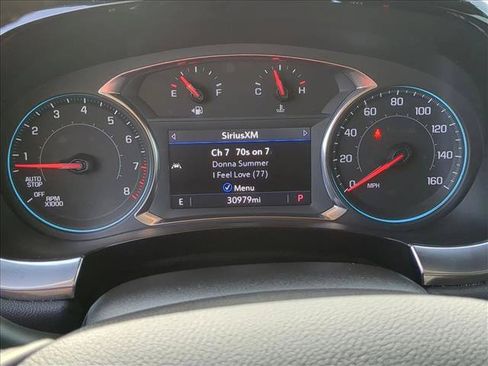 Used 2023 Chevrolet Traverse LT FWD image 11