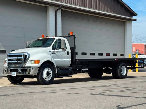Used 2015 Ford F650 2WD Regular Cab Super Duty image 1