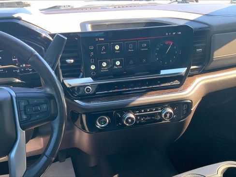 Used 2022 GMC Sierra 1500 SLE image 6