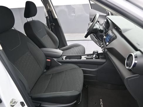 Used 2024 Nissan Kicks SV FWD image 29