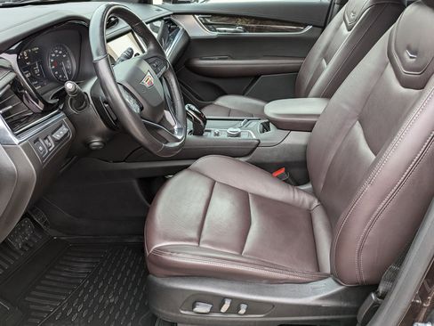 Used 2020 Cadillac XT6 Premium Luxury image 5