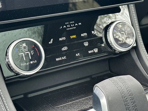 New 2025 Jaguar F-PACE R-Dynamic S image 21