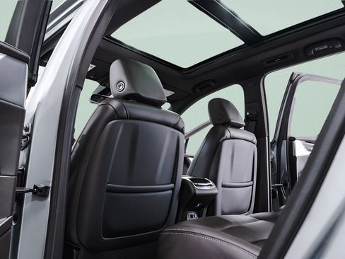 Used 2023 Cadillac XT6 Premium Luxury FWD image 34
