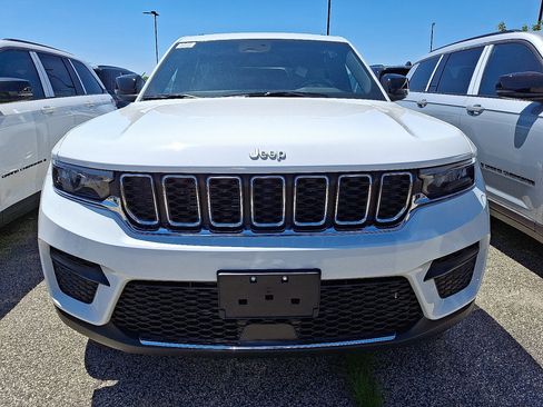 New 2026 Jeep Grand Cherokee Laredo X AWD/4WD image 2