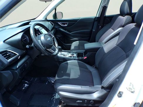 Used 2020 Subaru Forester Premium AWD/4WD image 16