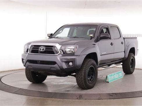 Used 2015 Toyota Tacoma 4x4 Double Cab w/ SR5 Package image 10