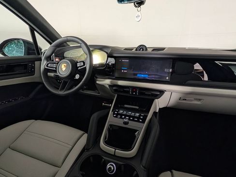 New 2026 Porsche Cayenne GTS AWD/4WD image 22