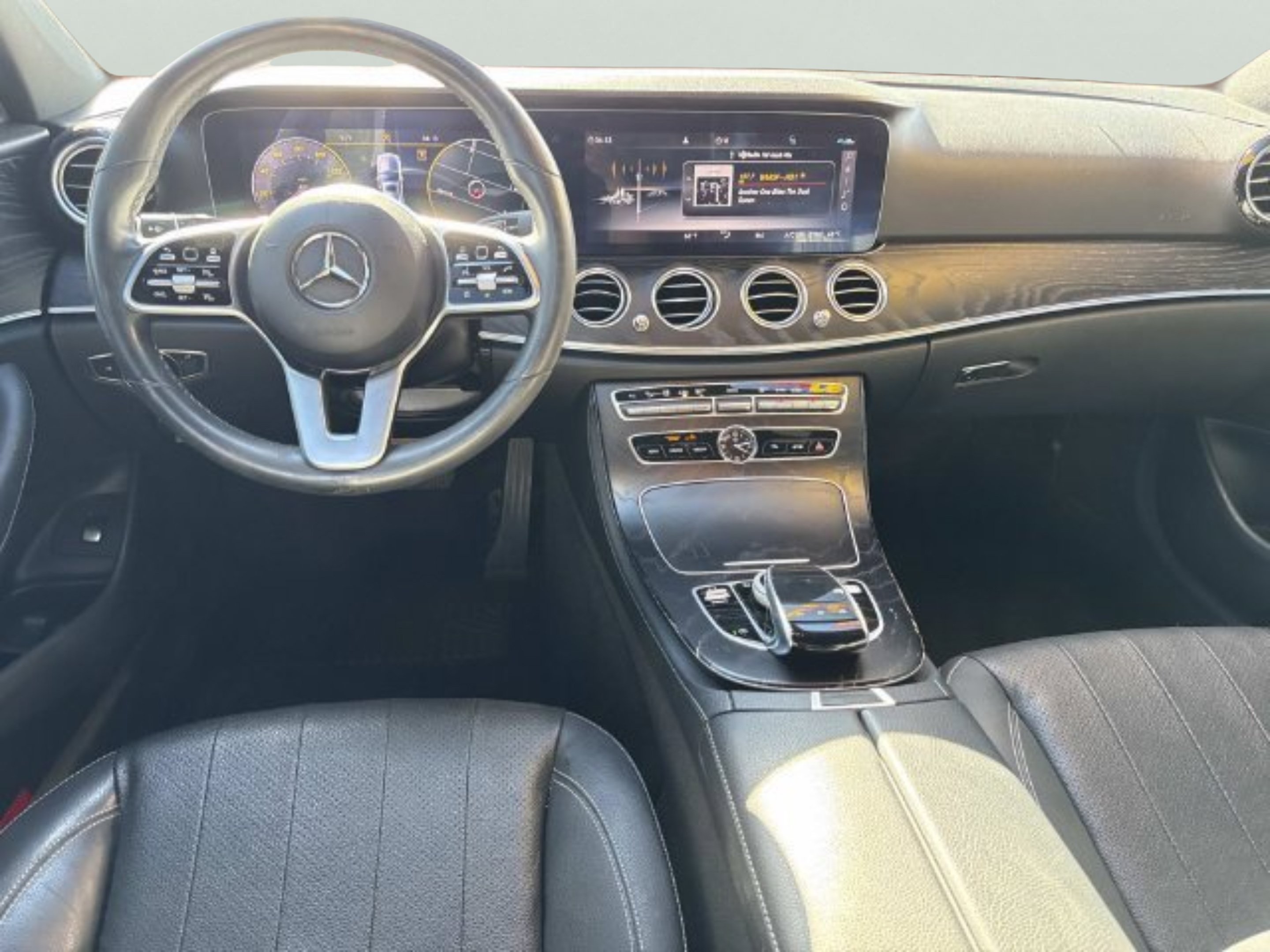Used 2020 Mercedes-Benz E 350 4MATIC Sedan image 13
