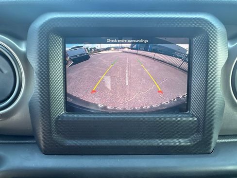 Used 2021 Jeep Wrangler Sport AWD/4WD image 23
