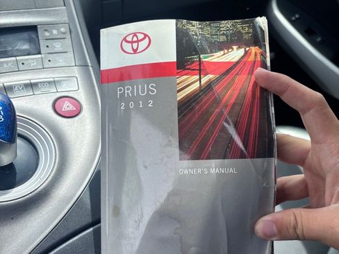 Used 2012 Toyota Prius Five FWD image 19
