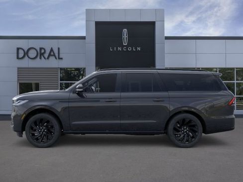New 2025 Lincoln Navigator L Reserve w/ Jet Appearance Package AWD/4WD image 3