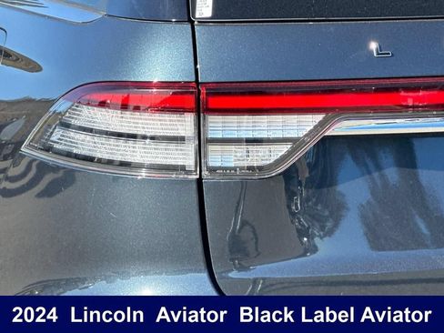 Used 2024 Lincoln Aviator Black Label AWD/4WD image 40