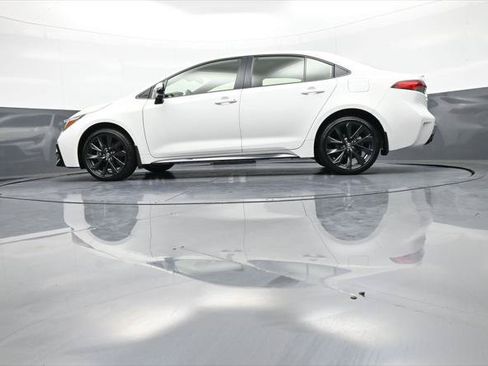 Certified 2026 Toyota Corolla SE FWD image 32