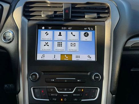 Used 2017 Ford Fusion SE w/ Fusion SE Technology Package image 29