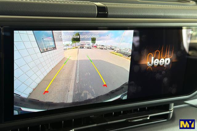 Used 2025 Jeep Wrangler Unlimited Rubicon w/ Convenience Group AWD/4WD image 23