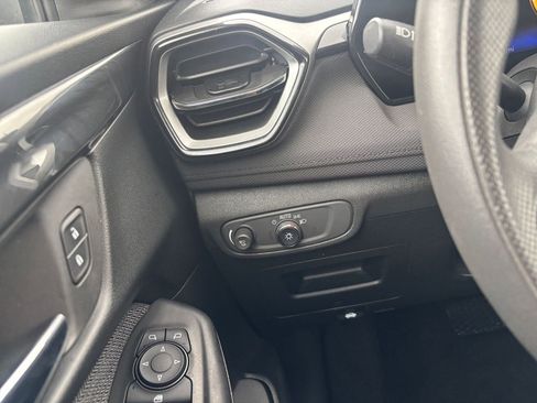 Used 2025 Chevrolet TrailBlazer LT image 33