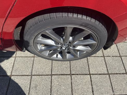 Used 2018 MAZDA MAZDA3 Touring FWD image 10