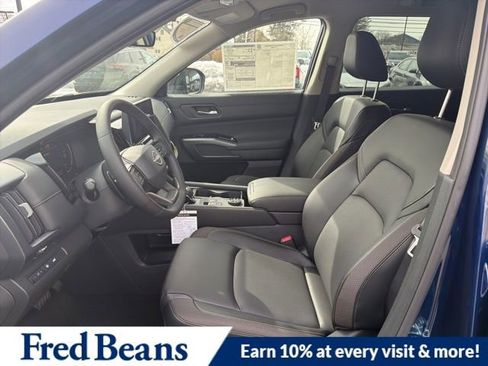 New 2026 Nissan Pathfinder SL image 4