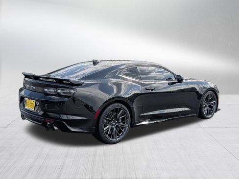 Used 2019 Chevrolet Camaro ZL1 RWD image 7