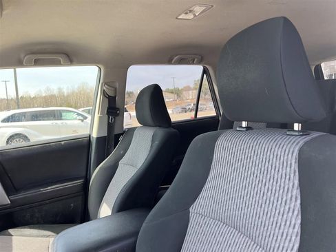 Used 2016 Toyota 4Runner SR5 image 2