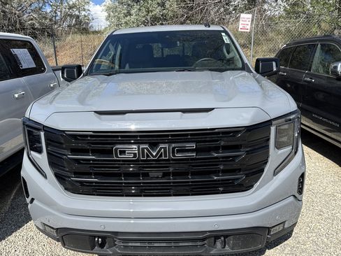 Used 2024 GMC Sierra 1500 Elevation w/ Elevation Premium Package AWD/4WD image 4