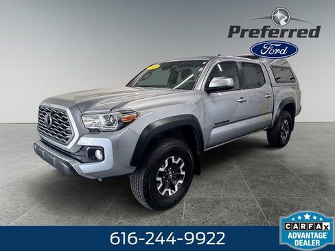 Used 2021 Toyota Tacoma TRD Off-Road w/ Technology Package AWD/4WD image 10