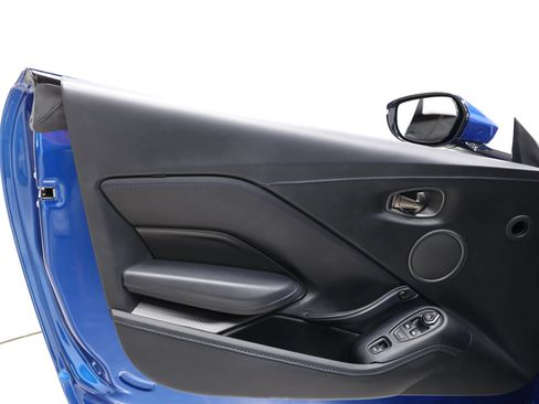 Used 2023 Aston Martin V8 Vantage Roadster RWD image 10