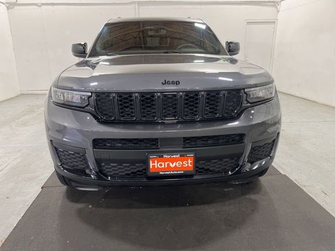 Used 2023 Jeep Grand Cherokee L Laredo image 2