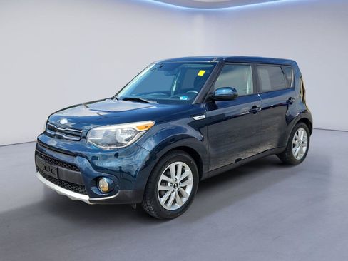 Used 2017 Kia Soul + FWD image 7
