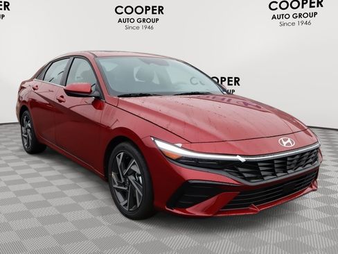 Certified 2025 Hyundai Elantra SEL w/ Cargo Package image 1