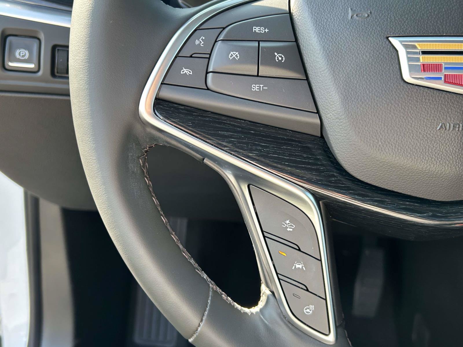 Certified 2025 Cadillac XT5 Premium Luxury w/ Technology Package FWD image 24